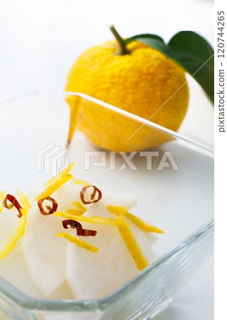 Yuzu radish home cooking 120744265