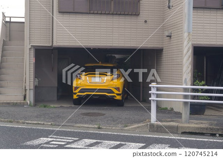 Piloti，一樓有停車場的公寓 120745214
