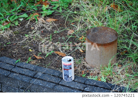 empty can ashtray 120745221