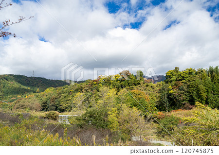 Let's go to the autumn countryside Let's go to the autumn countryside 120745875