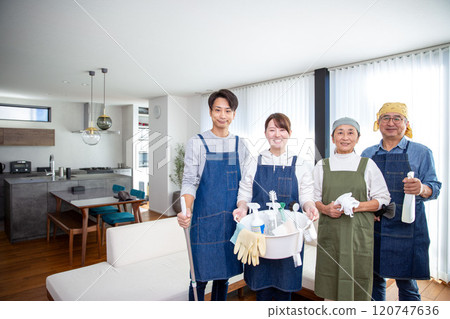 春季大掃除：日本第二代父母與孩子 120747636