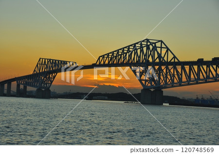 Evening view of Tokyo Gate Bridge 120748569