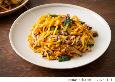stir-fried yakisoba noodles with vegetable in vegan style 120749121