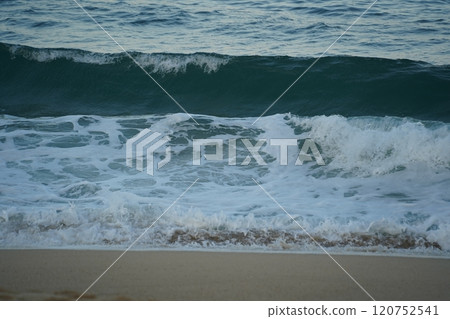 Winter seascape with crashing waves 120752541