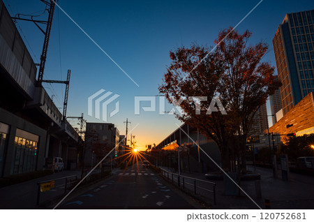 Dawn in the residential area around Futako Tamagawa Station Dawn in the residential area around Futako Tamagawa Station 120752681