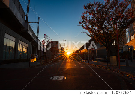 Dawn in the residential area around Futako Tamagawa Station Dawn in the residential area around Futako Tamagawa Station 120752684