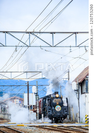 Steam locomotive C58 Paleo Express departing from Nagatoro Station on the Chichibu Railway, Nagatoro Town, Saitama Prefecture 120753260