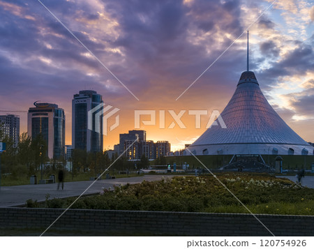 哈薩克阿斯塔納汗沙特爾黃昏 / Khan Shatyr, 阿斯塔納, 120754926