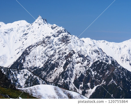 Snow-covered Mt. Yari seen from Mt. Tsubaki in the Northern Alps Snow-covered Mt. Yari seen from Mt. Tsubaki in the Northern Alps 120755864