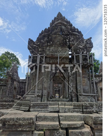 [Cambodia] The second pylon of Preah Vihear Temple 120758335