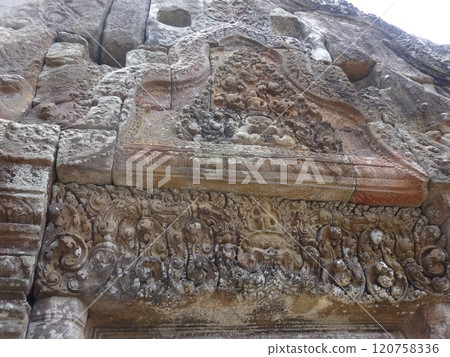 [Cambodia] Preah Vihear Temple: Relief on the wall of the building 120758336