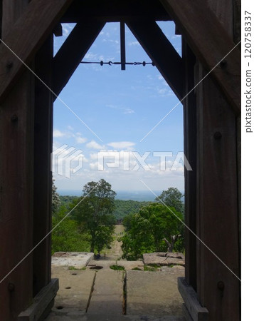 [Cambodia] View of the approach to Preah Vihear Temple from the gate of the building 120758337