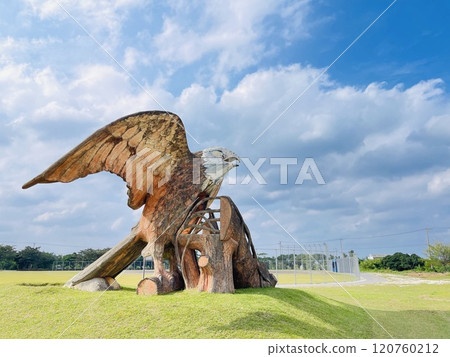 沖繩縣宮古島伊良部島大型公園內的指葉形滑梯 120760212