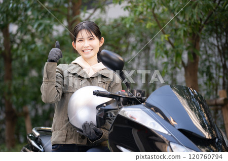Bike woman 120760794