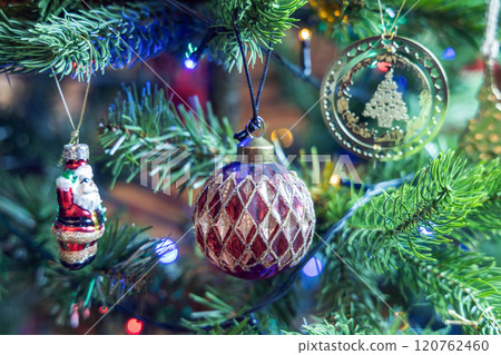 Christmas tree decorated with balls and gerland. 120762460