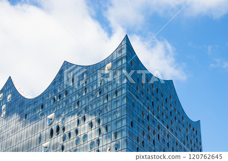 Elbphilarmonie - Elbe Philharmonic, a concert hall in the Hafen City quarter of Hamburg and river Elbe. The Westin Hamburg hotel. Hamburg, Germany 120762645