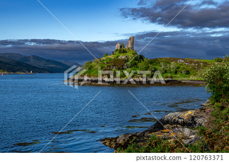 Ruin Of Castle Moil And Loch Alsh At The Village Kyleakin On The Atlantic Coast Of The Isle Of Skye In Scotland, UK Ruin Of Castle Moil And Loch Alsh At The Village Kyleakin On The Atlantic Coast Of The Isle Of Skye In Scotland, UK 120763371