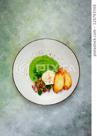 Mashed peas, with boiled egg, fried bacon, toast, baguette, breakfast, homemade , no people, Mashed peas, with boiled egg, fried bacon, toast, baguette, breakfast, homemade , no people, 120763508