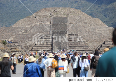 Mexico's "Day of the Dead" annual Mexican festival: A trip to enjoy the world of Remember Me and tacos 120764702