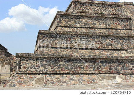 墨西哥「亡靈節」 一年一度的墨西哥節日:《勿忘我》和炸玉米餅的世界之旅 墨西哥「亡靈節」 一年一度的墨西哥節日:《勿忘我》和炸玉米餅的世界之旅 120764710