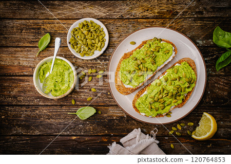 Healthy avocado toast 120764853