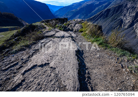 traces of a glacier. Picturesque view from the Katu-Yaryk pass to the Chulyshman River valley 120765094