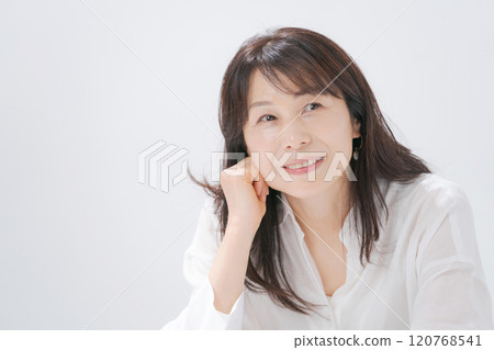 中年女性美麗形象 120768541