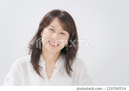 中年女性美麗形象 120768554