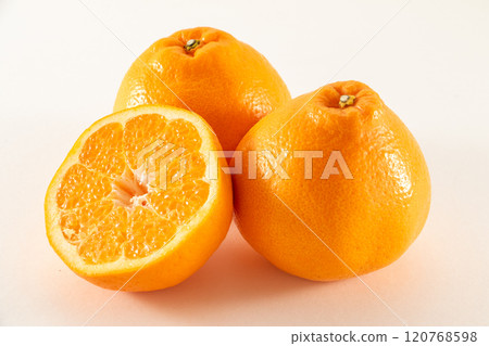 Harumi mandarin orange cross section 120768598