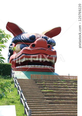 The largest lion head in Japan at Hitachi Fudoki Hill in Ishioka City, Ibaraki Prefecture 120769220