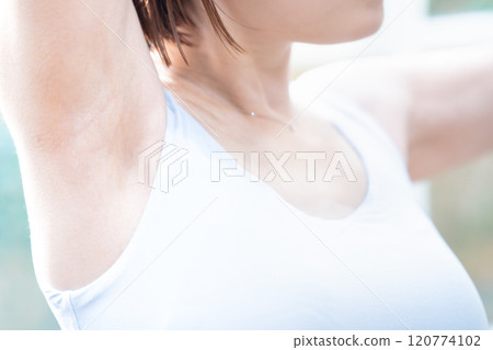 Women's armpits [part cut] 120774102