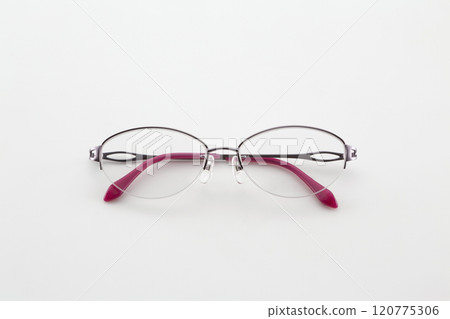 Glasses 120775306