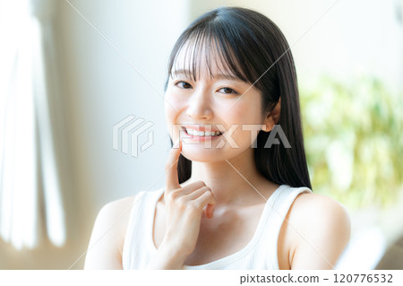 年輕女子的美麗形象 120776532