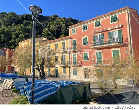 Historical buildings and boats in bay of silence, Sestri Levante, Liguria.  120779255