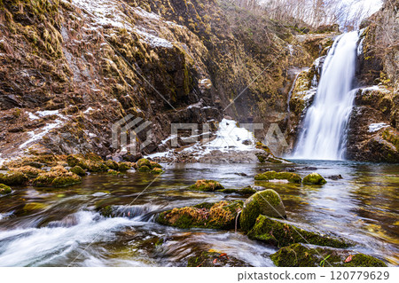 Akiu Falls in winter, Miyagi Prefecture 120779629