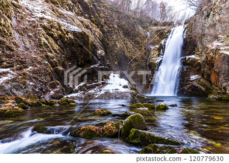 宮城縣秋保大瀧的冬天 120779630