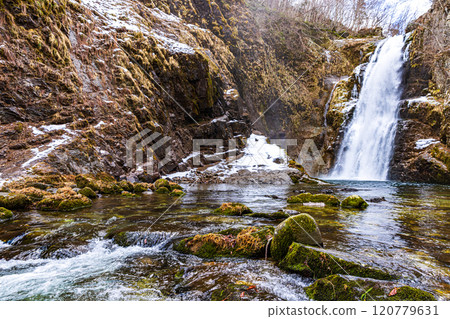 宮城縣秋保大瀧的冬天 120779631
