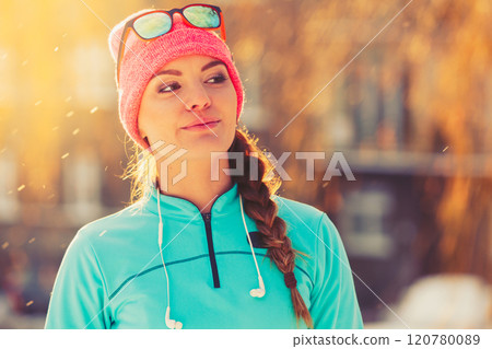 Sporty girl showing her beauty 120780089