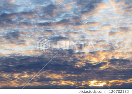冬天黃昏的天空 冬天黃昏的天空 120782383