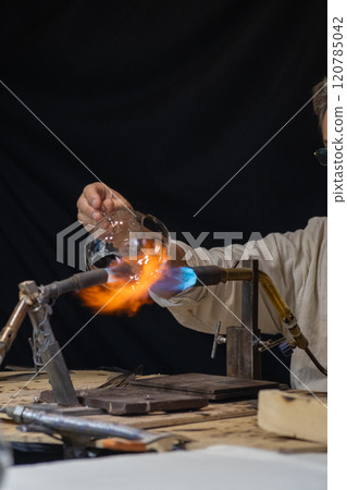 Glassblowing work in the bazaar 120785042