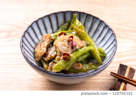 Fushimi chili peppers and pork stir-fried with miso Fushimi chili peppers and pork stir-fried with miso 120785181