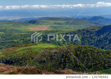 Climbing Mt. Shokanbetsu: Spectacular views of Hokkaido in autumn - One of Japan's 200 famous mountains 120786662