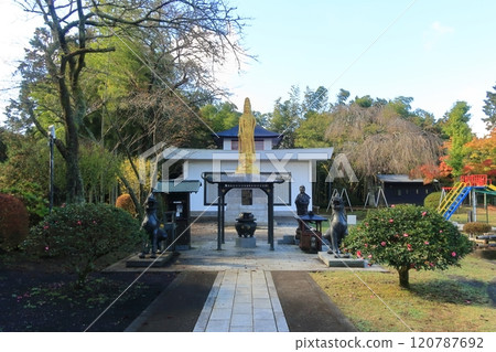 Gotemba City, Shizuoka Prefecture Fuji Buddha Relic Pagoda Peace Park Kannon Hall 120787692