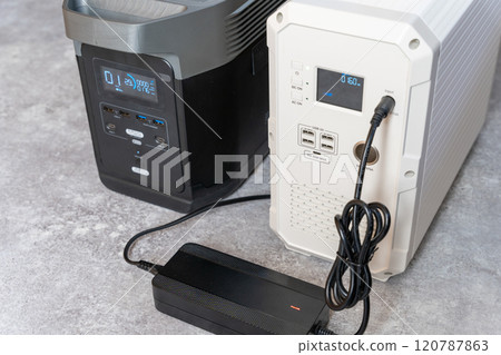 Portable power source power transfer 2 units Power transmission Charging Power supply Power supply Portable power source power transfer 2 units Power transmission Charging Power supply Power supply 120787863