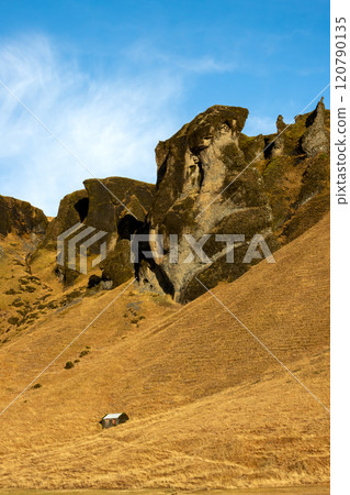 Mountain and a house in the autumn, Iceland Mountain and a house in the autumn, Iceland 120790135