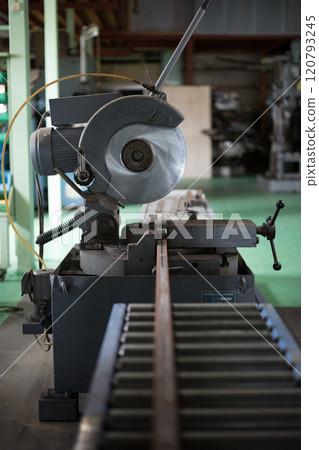 Cutting material with a metal saw Cutting material with a metal saw 120793245