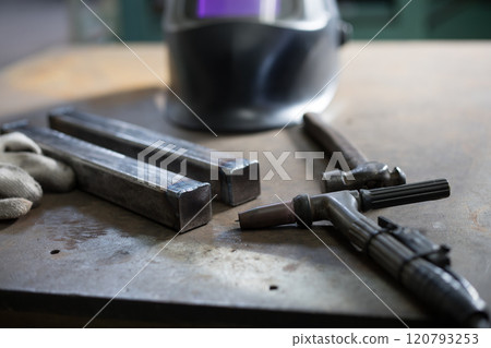 Weld parts with TIG welding Weld parts with TIG welding 120793253