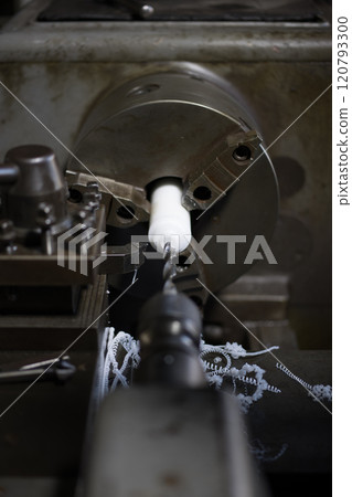 Drilling with lathe Drilling with lathe 120793300