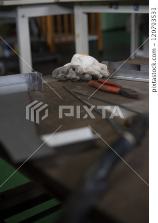 用等離子切割機切割零件 用等離子切割機切割零件 120793531