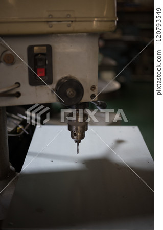 Threading with a Tapping Drilling Machine Threading with a Tapping Drilling Machine 120793549